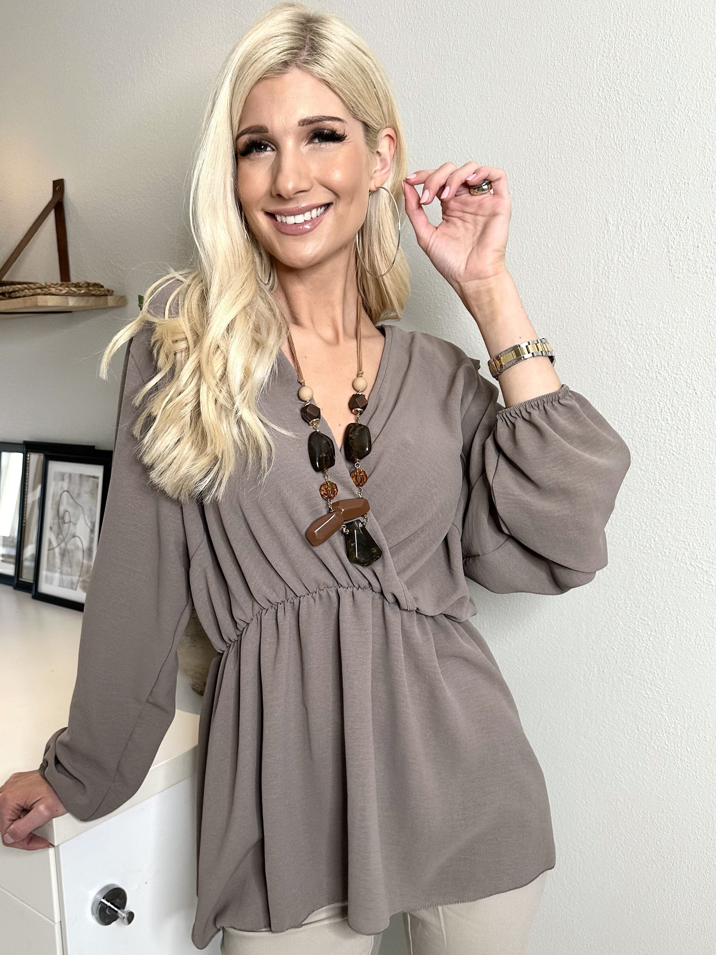 Hermina long sleeve - Söt blus med gummiband i midjan